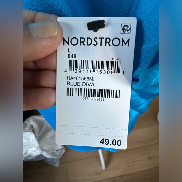 NWT Halogen electric blue blouse - Picture 7 of 7